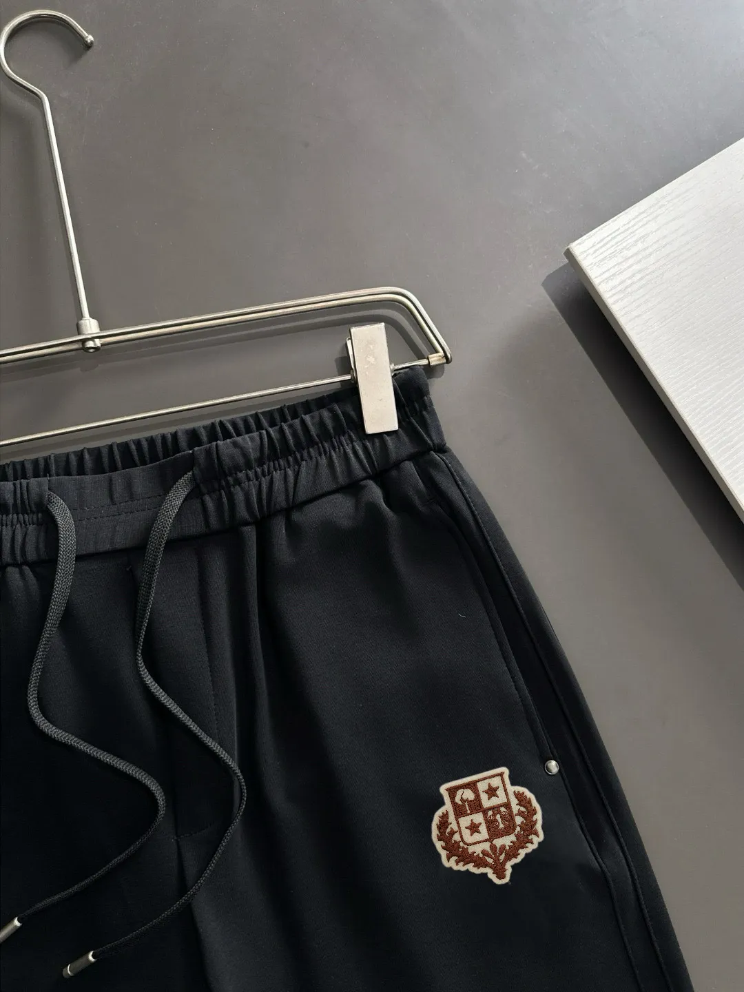 ， LP 🐎 🆕2026 New Arrival ！ Classic LOGO ， ， ， 。 ， 。（ ） ：Black Dark Gray Size：29-36